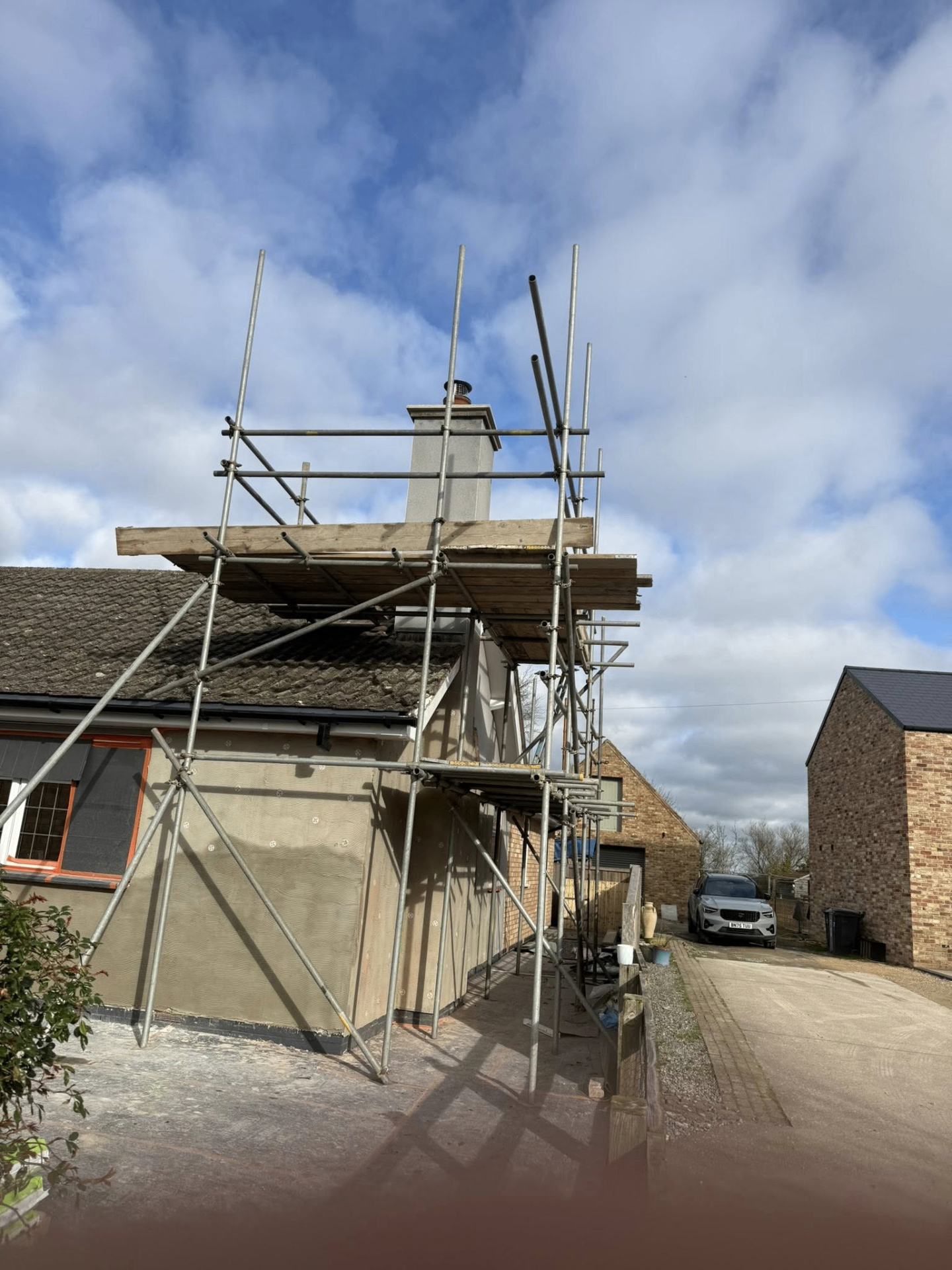 Chimney access scaffold tower